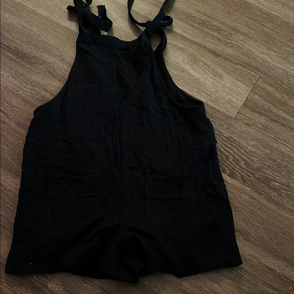 Forever 21 Black Women Shorts - Picture 3 of 3